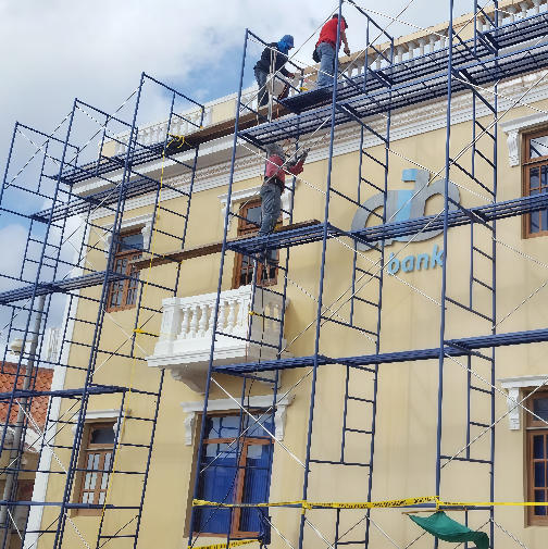frame-scaffolding-for-facade-work-and-building-renovation-system-components-setup-factors-and-project-planning-1.jpg